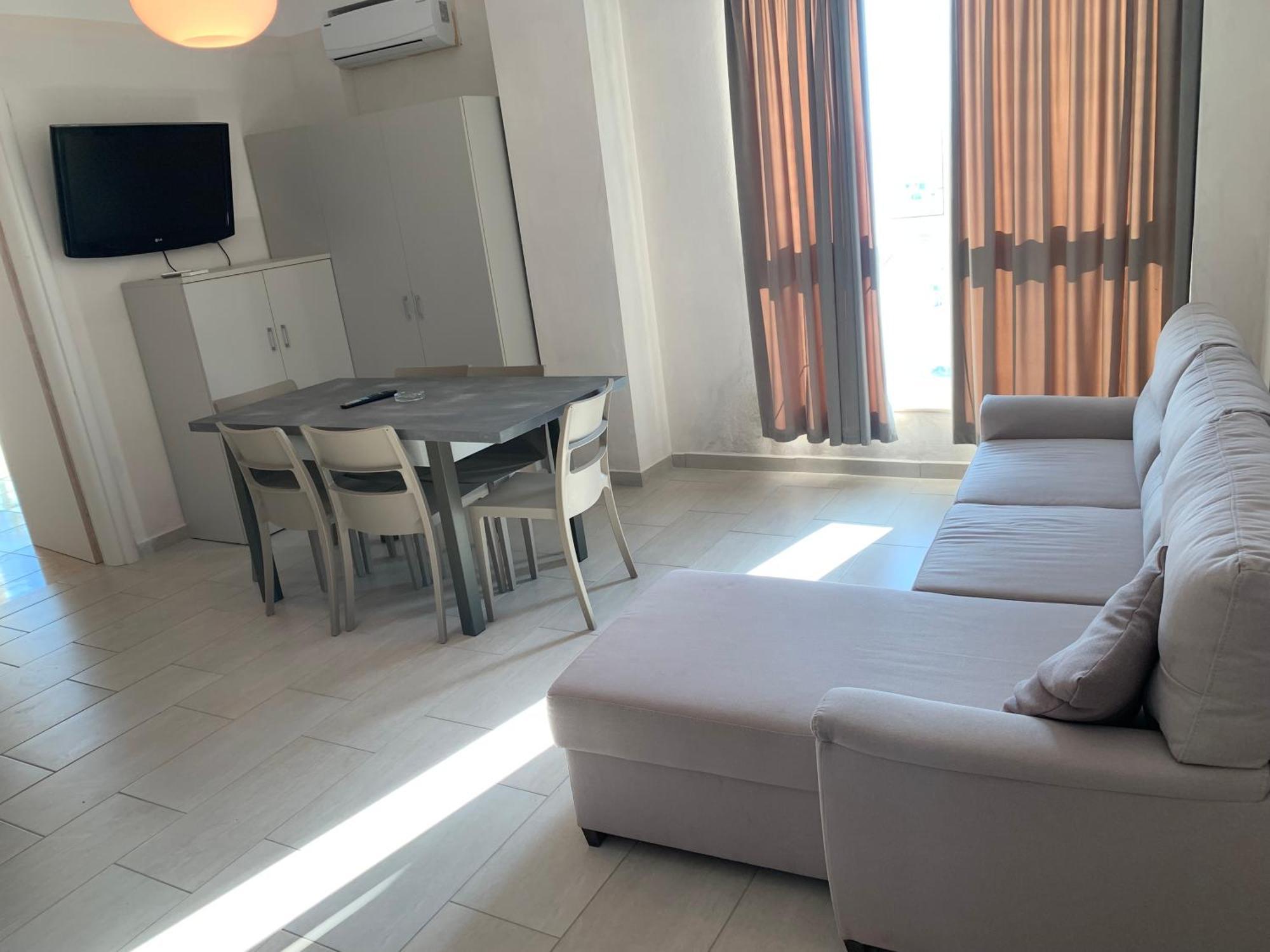Guest - Sea Breeze Apartments Саранда Екстер'єр фото